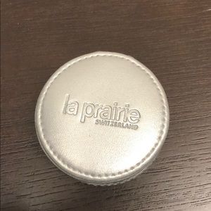 LA PRAIRIE MINI POUCH.